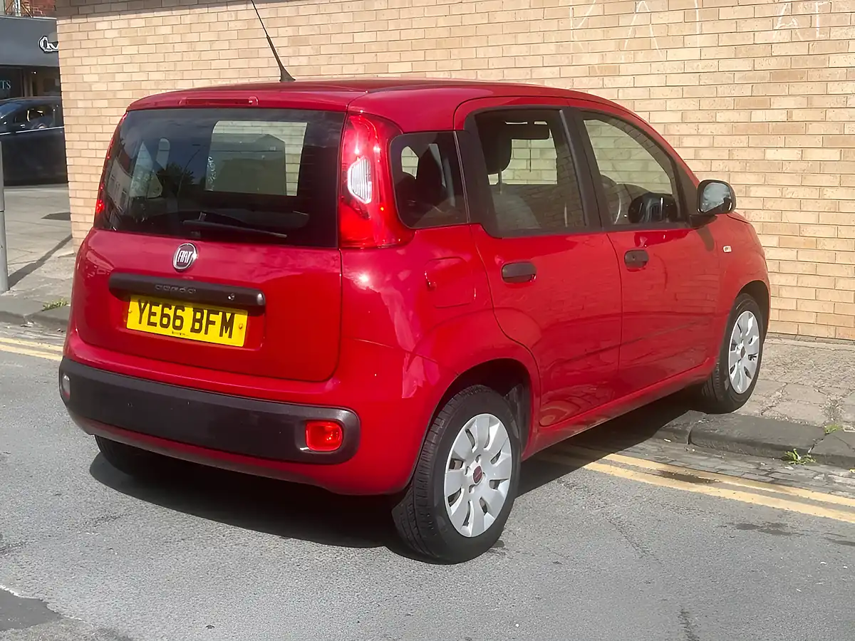 Used 2016 Fiat Panda Pop Red - Interior and Exterior details 8