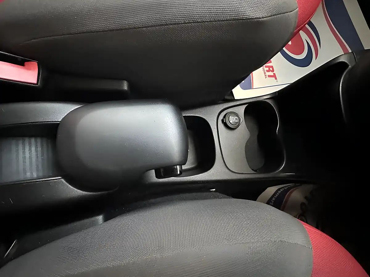 Used 2016 Fiat Panda Pop Red - Interior and Exterior details 17