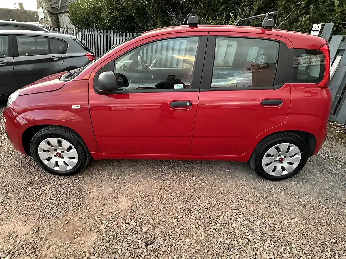 Used 2016 Fiat Panda Pop Red - Interior and Exterior details 8