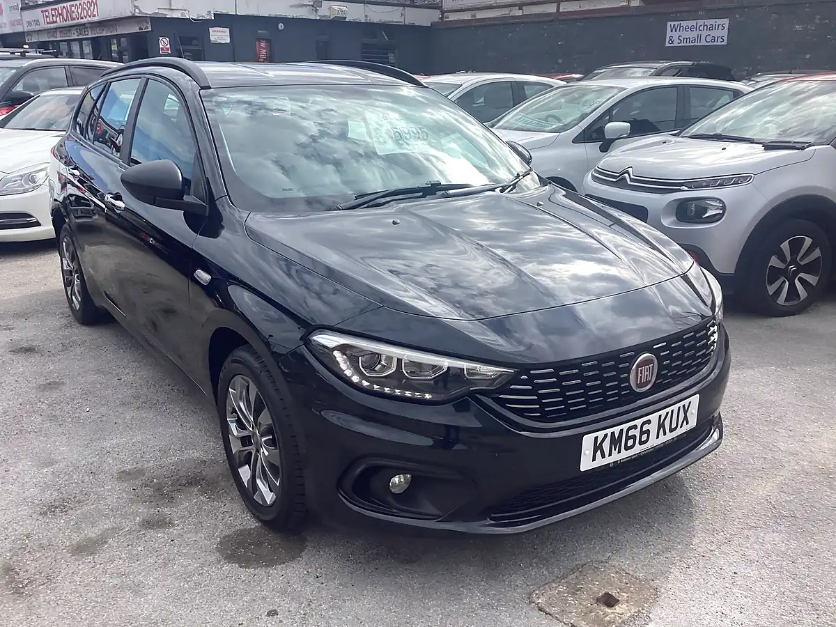 Used 2016 Fiat Tipo Easy Plus Black - Interior and Exterior details 4