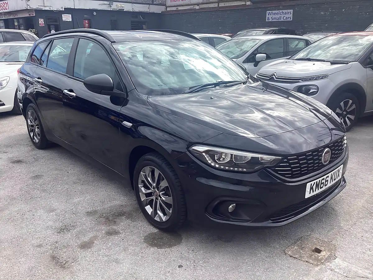 Used 2016 Fiat Tipo Easy Plus Black - Interior and Exterior details 5