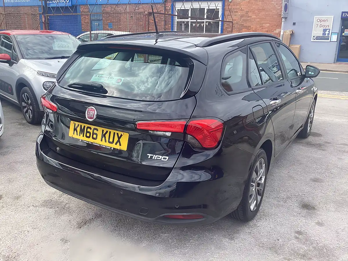 Used 2016 Fiat Tipo Easy Plus Black - Interior and Exterior details 7