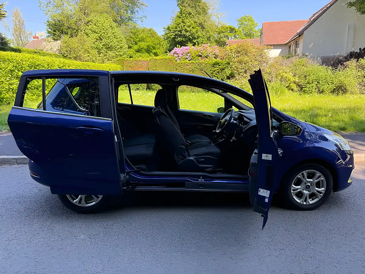 Used 2016 Ford B-Max Zetec Blue - Interior and Exterior details 9