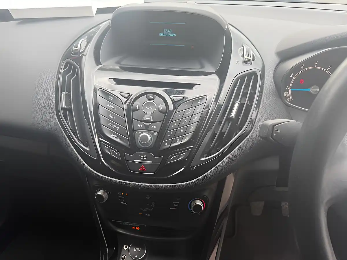 Used 2016 Ford B-Max Zetec Silver - Interior and Exterior details 16