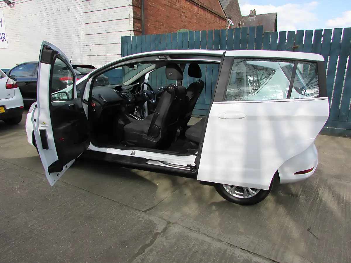 Used 2016 Ford B-Max Zetec White - Interior and Exterior details 15