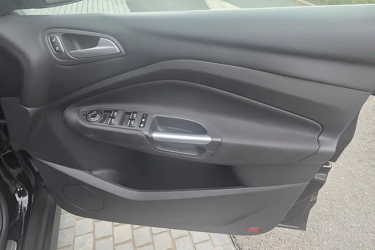 Used 2016 Ford C-Max Titanium Black - Interior and Exterior details 13
