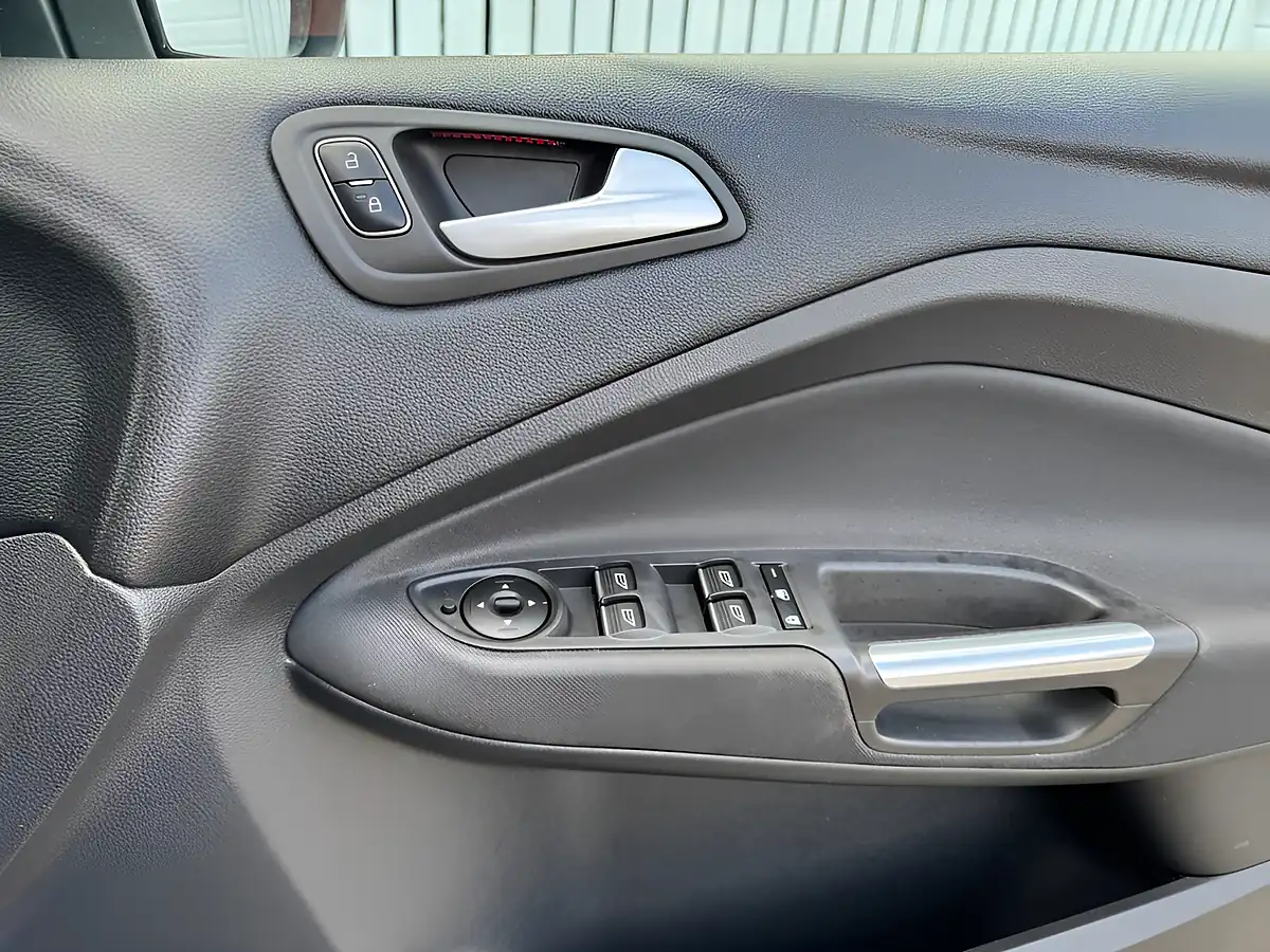 Used 2016 Ford C-Max Titanium Blue - Interior and Exterior details 19