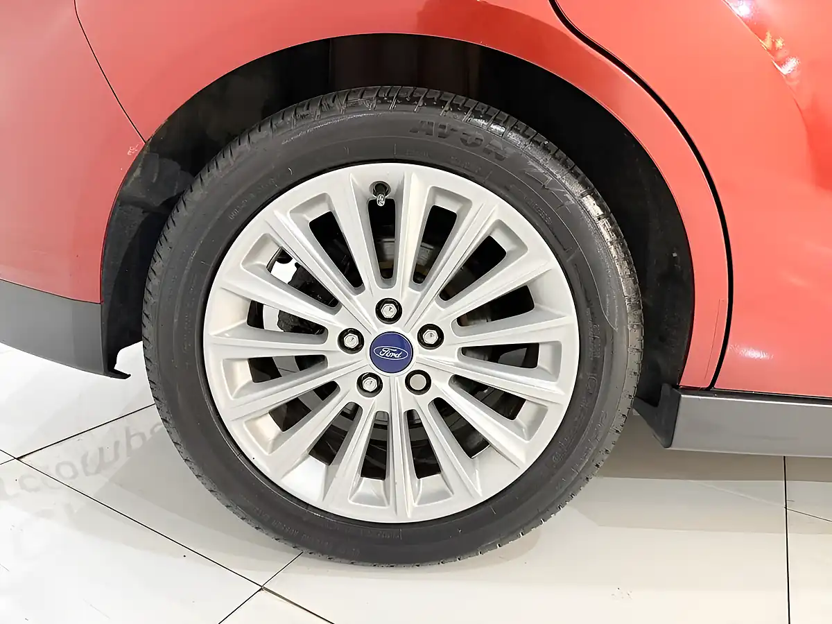 Used 2016 Ford C-Max Titanium Red - Interior and Exterior details 10