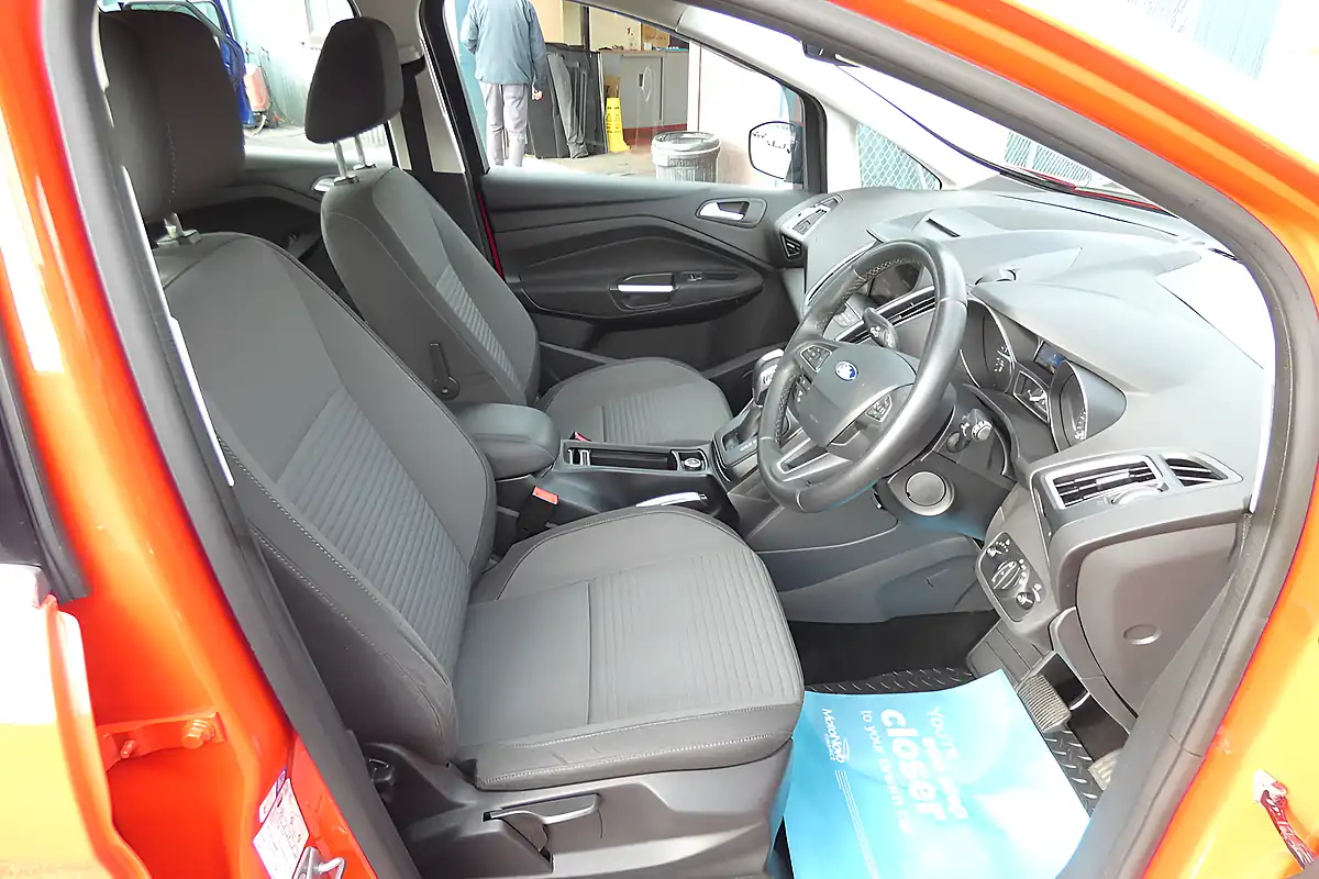 Used 2016 Ford C-Max Titanium Red - Interior and Exterior details 10