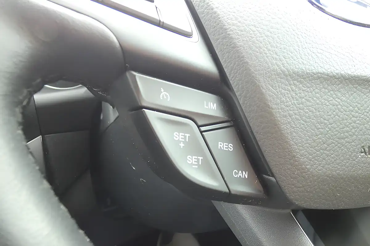 Used 2016 Ford C-Max Titanium Red - Interior and Exterior details 20