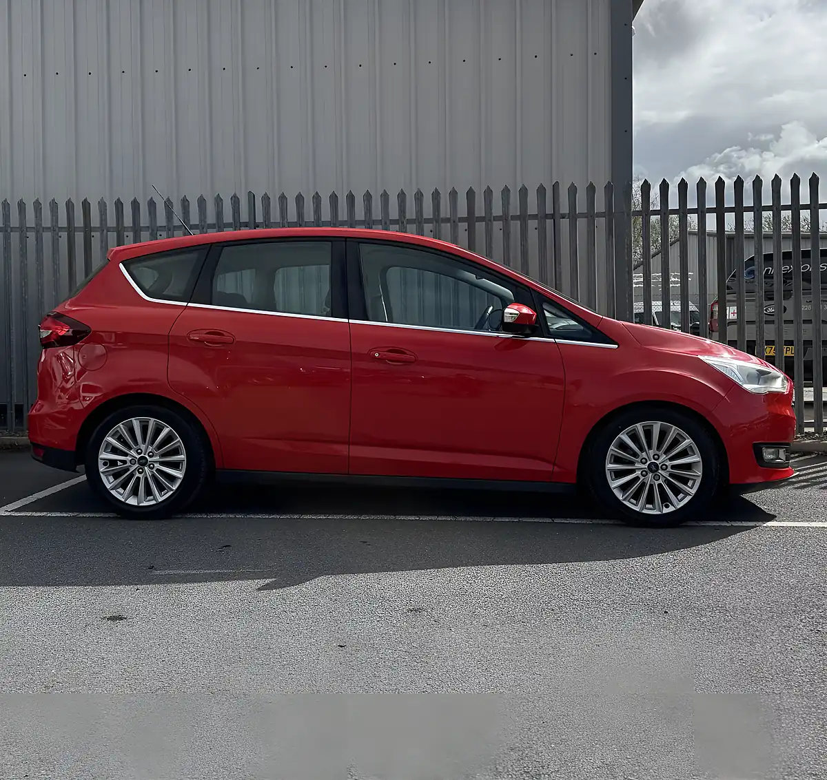 Used 2016 Ford C-Max Titanium Red - Interior and Exterior details 7