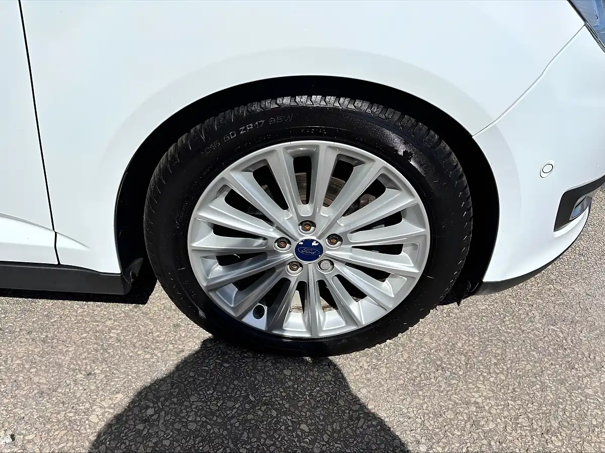 Used 2016 Ford C-Max Titanium White - Interior and Exterior details 16