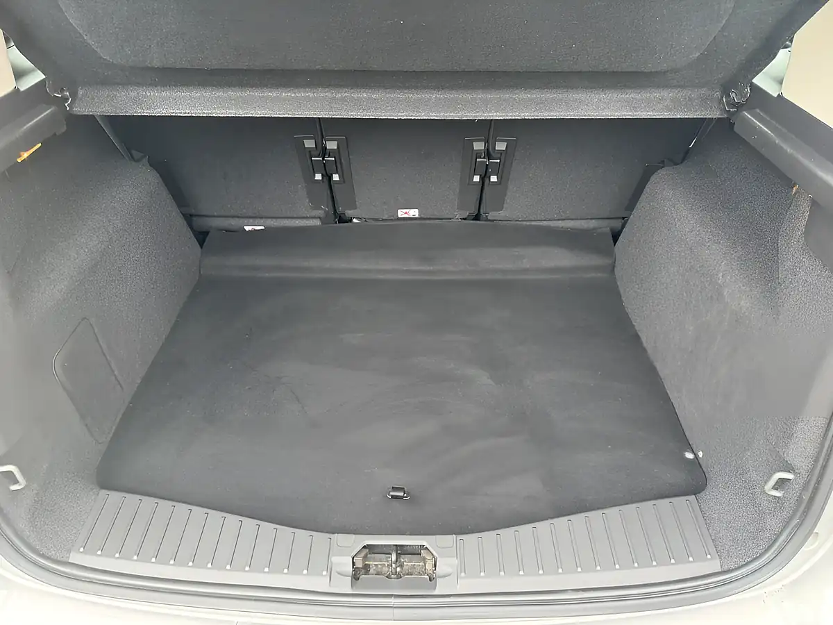 Used 2016 Ford C-Max Zetec Silver - Interior and Exterior details 8