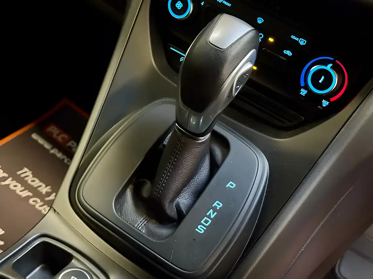 Used 2016 Ford C-Max Zetec Silver - Interior and Exterior details 15