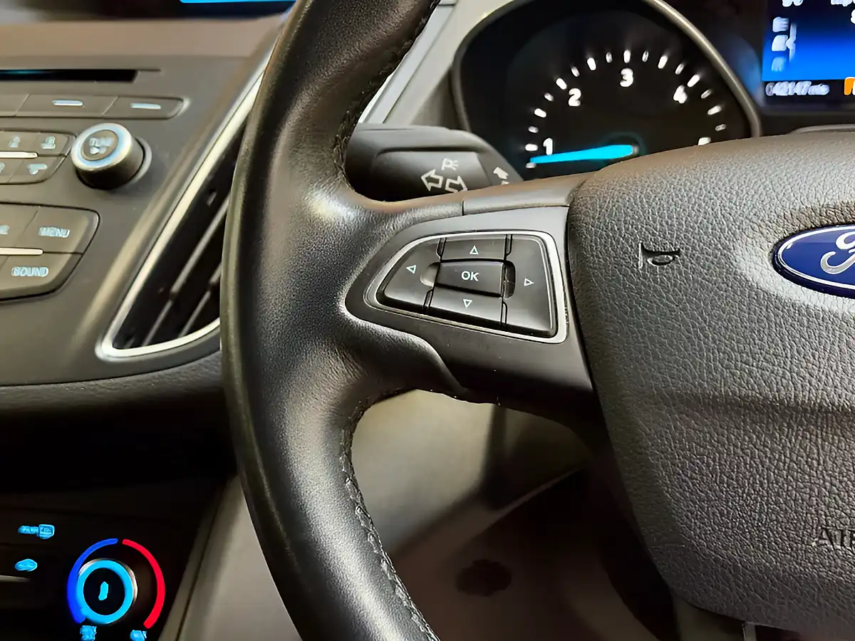 Used 2016 Ford C-Max Zetec Silver - Interior and Exterior details 18