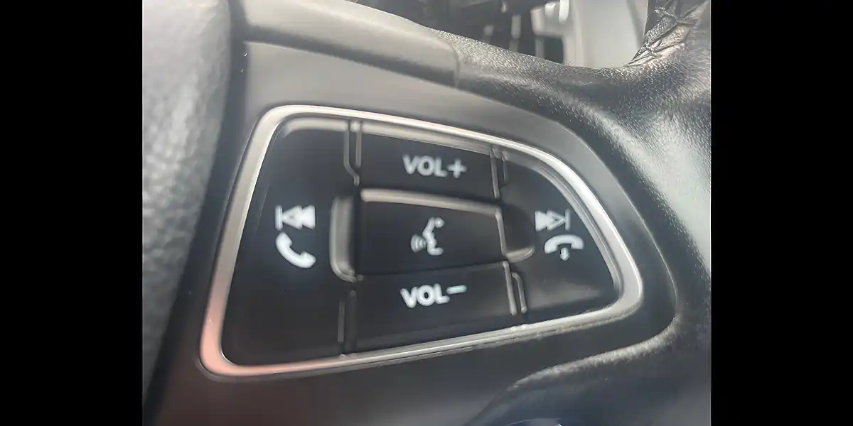 Used 2016 Ford C-Max Zetec White - Interior and Exterior details 18