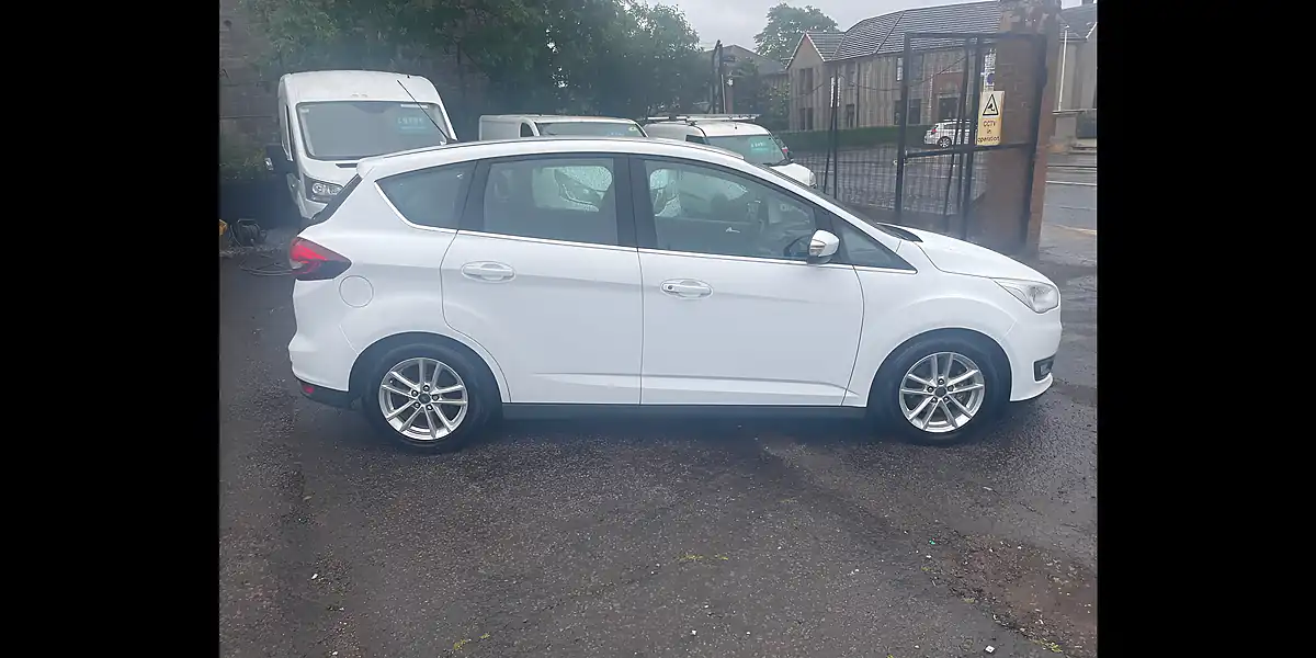 Used 2016 Ford C-Max Zetec White - Interior and Exterior details 3