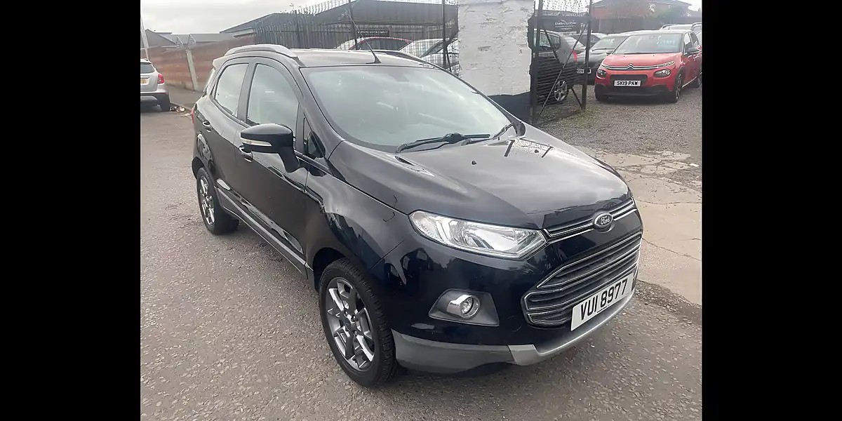Used 2016 Ford Ecosport Titanium Black - Front View