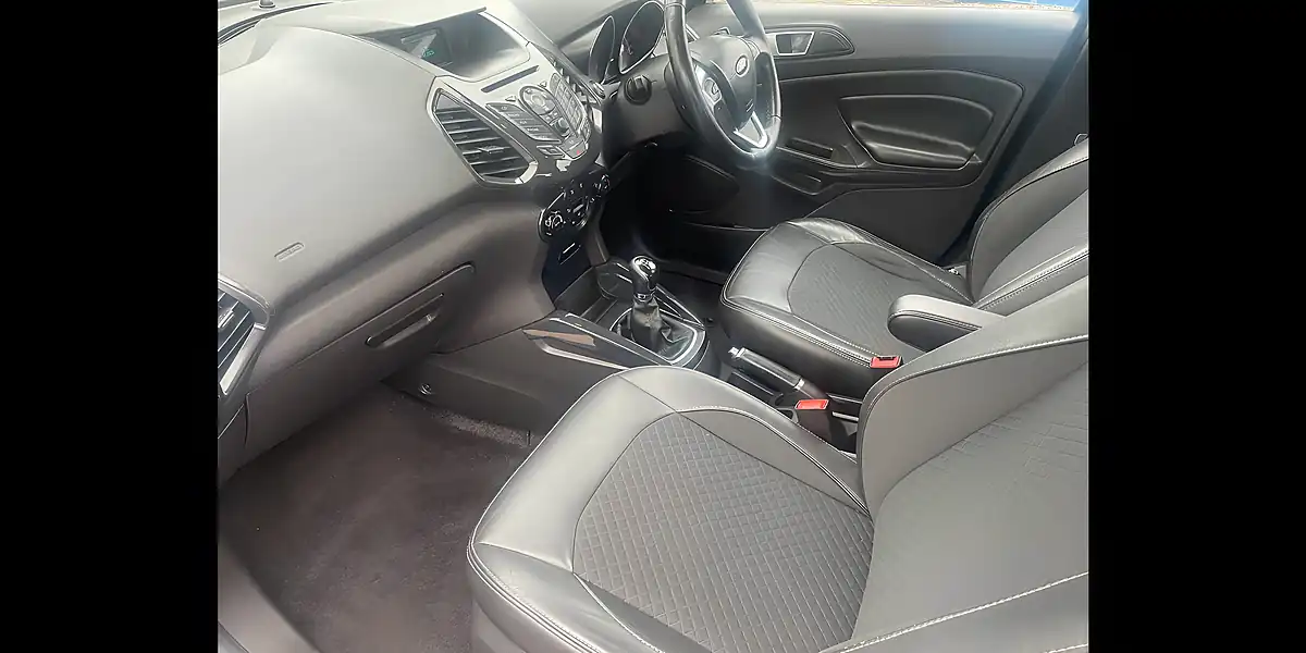 Used 2016 Ford Ecosport Titanium Black - Interior and Exterior details 9
