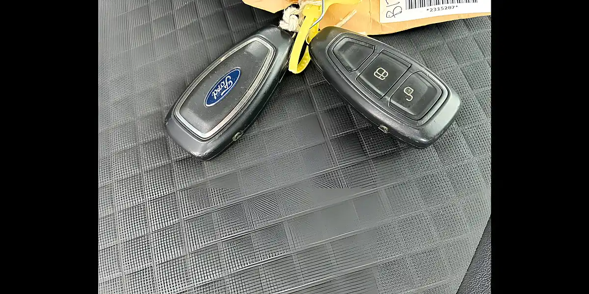Used 2016 Ford Ecosport Titanium Blue - Interior and Exterior details 16