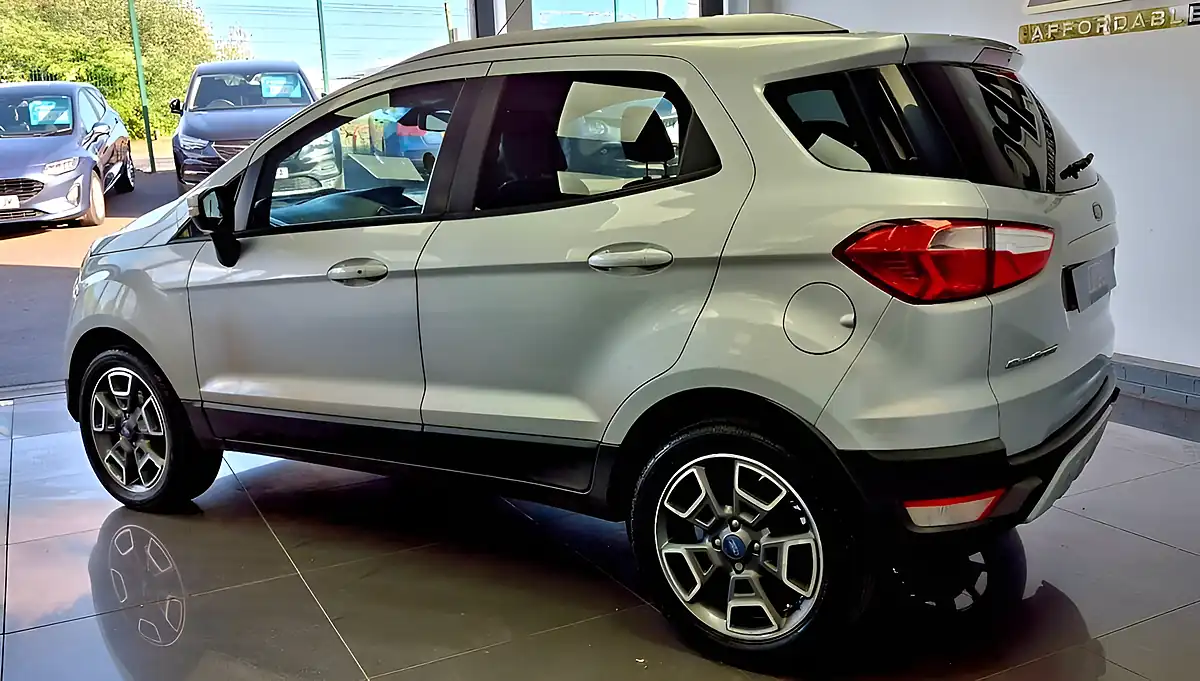 Used 2016 Ford Ecosport Titanium Silver - Interior and Exterior details 3