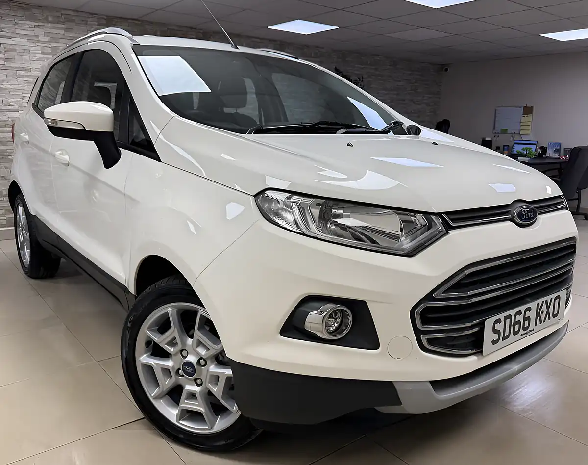 Used 2016 Ford Ecosport Titanium White - Front View