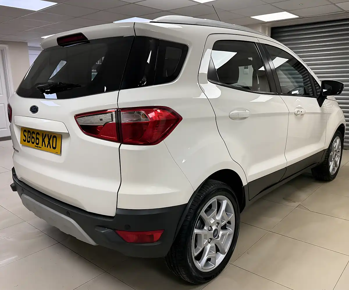 Used 2016 Ford Ecosport Titanium White - Interior and Exterior details 9