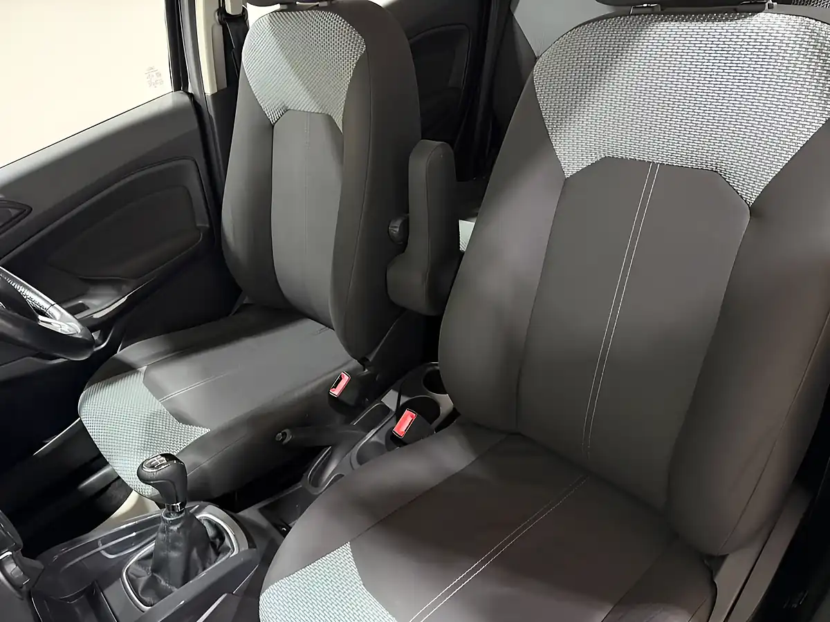 Used 2016 Ford Ecosport Zetec Black - Interior and Exterior details 11