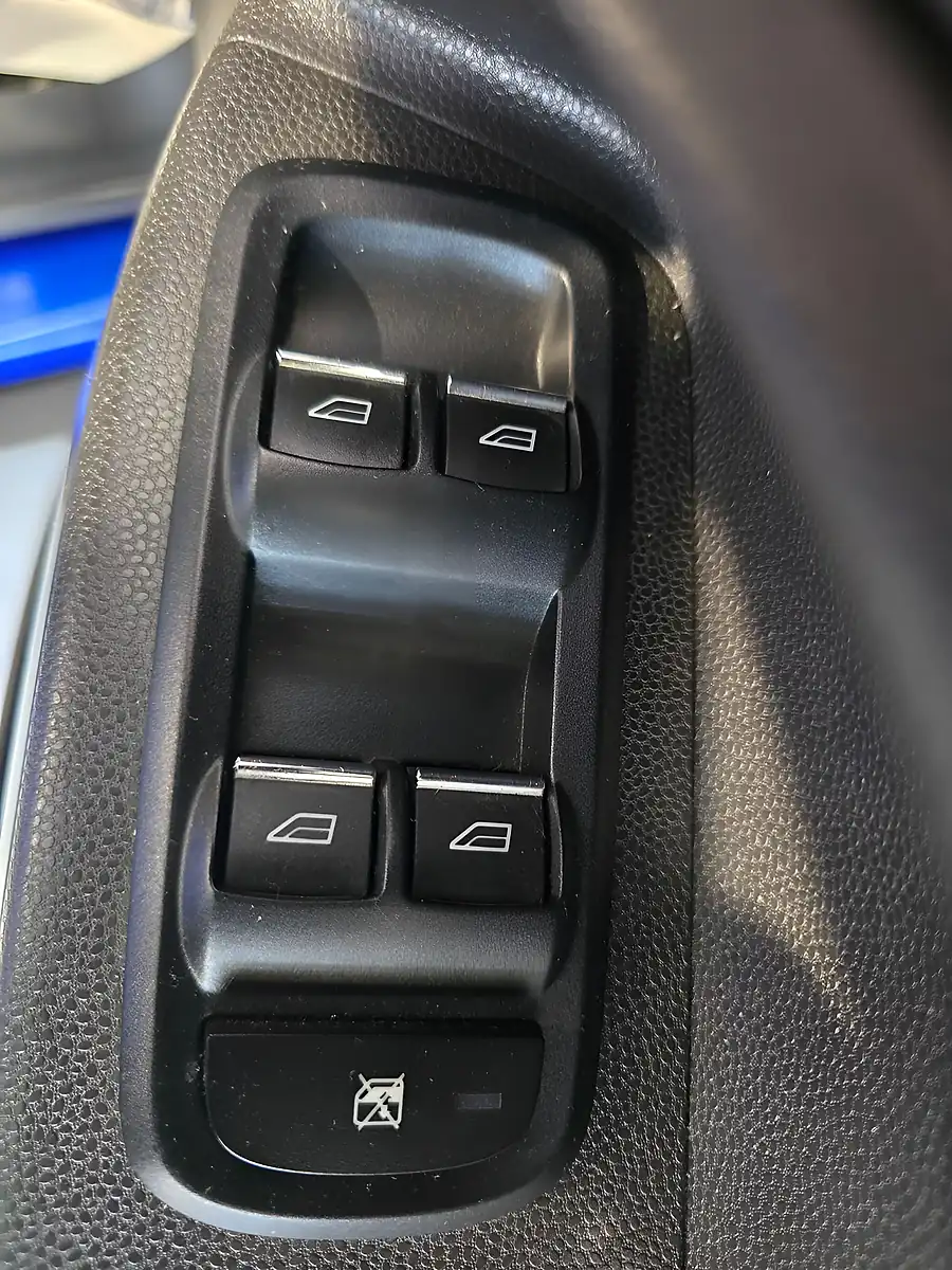 Used 2016 Ford Ecosport Zetec Blue - Interior and Exterior details 18