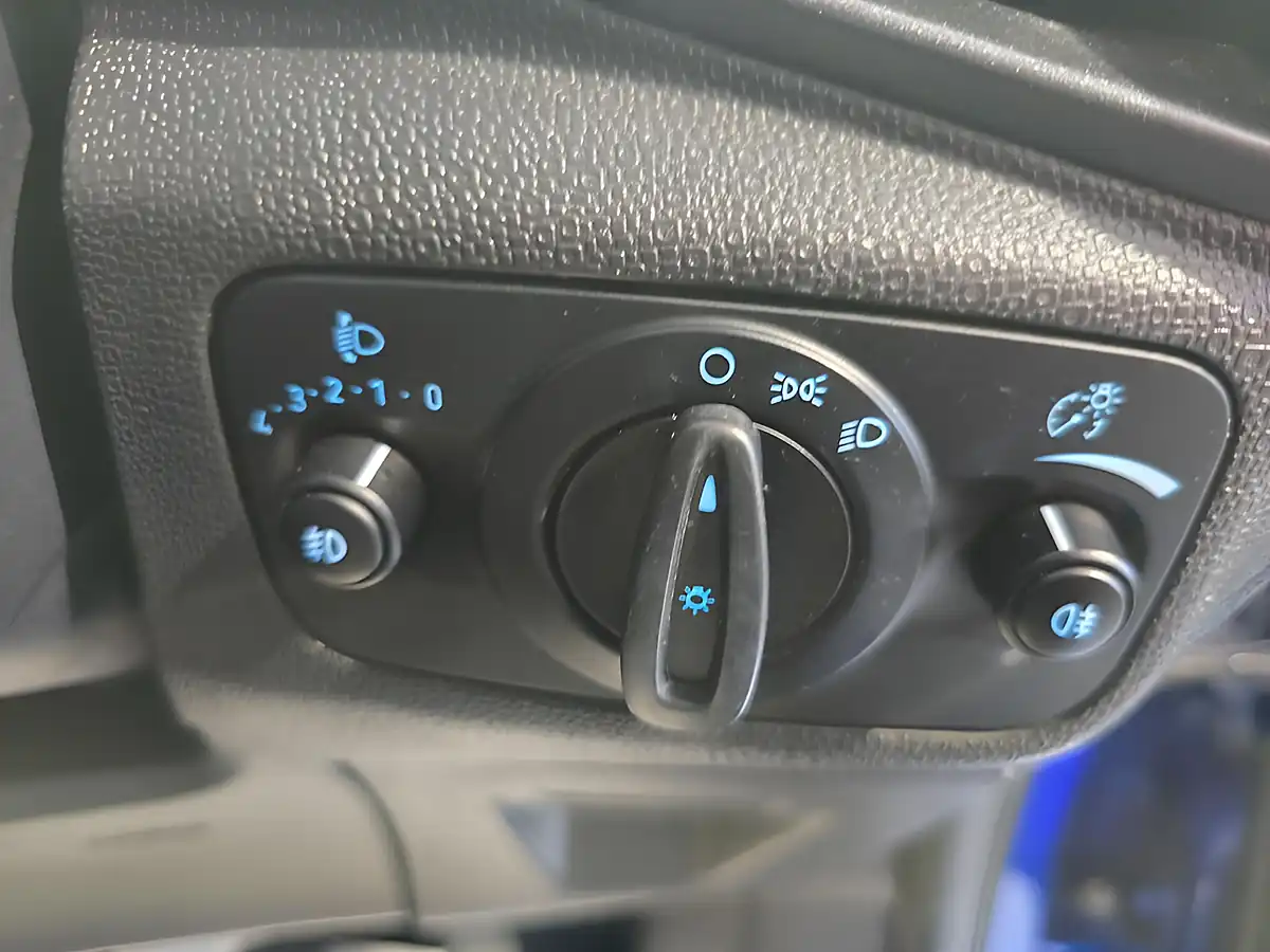 Used 2016 Ford Ecosport Zetec Blue - Interior and Exterior details 19