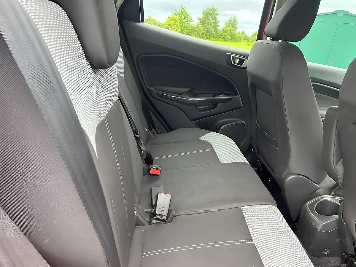 Used 2016 Ford Ecosport Zetec Red - Interior and Exterior details 12