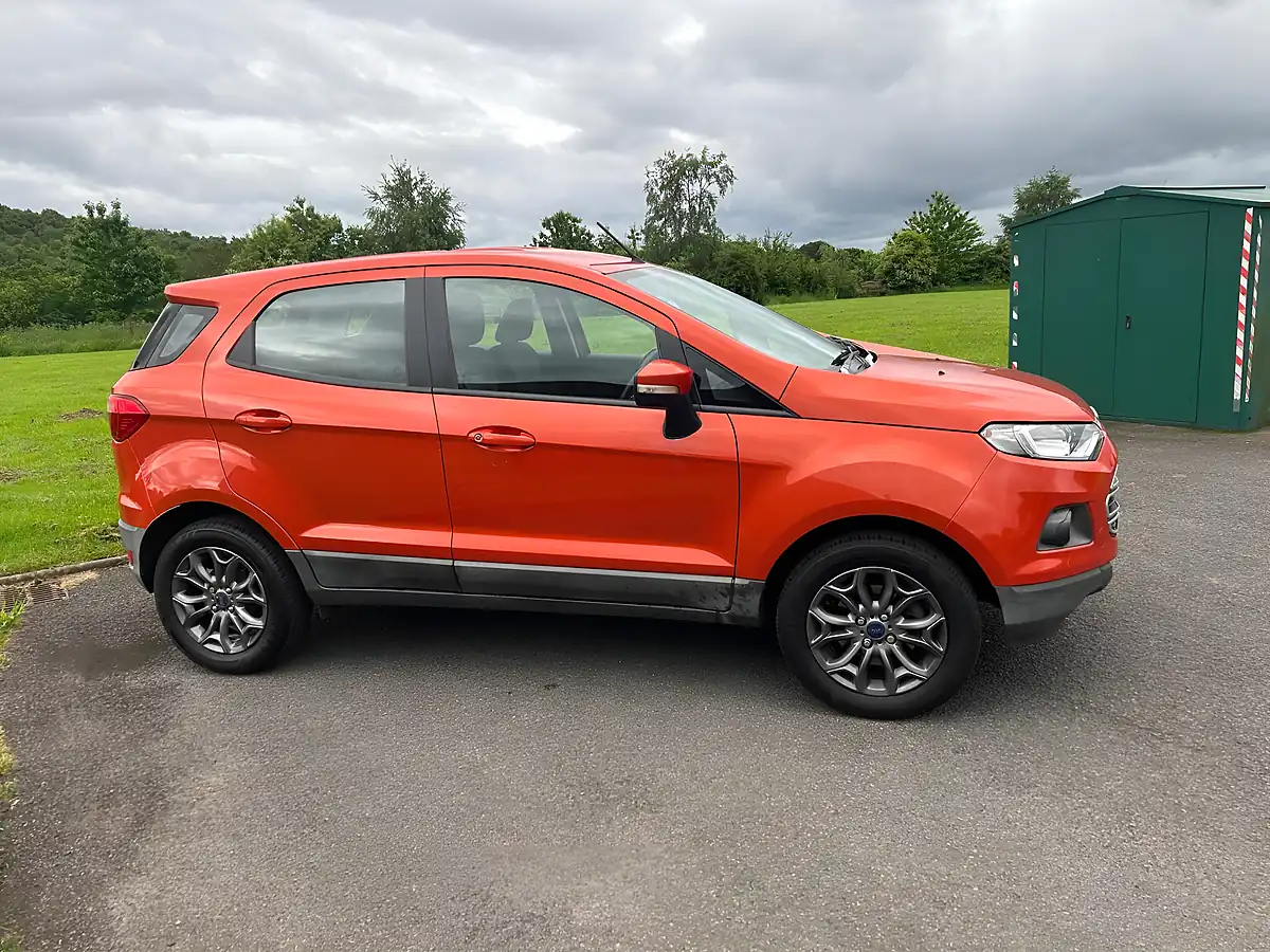 Used 2016 Ford Ecosport Zetec Red - Interior and Exterior details 4