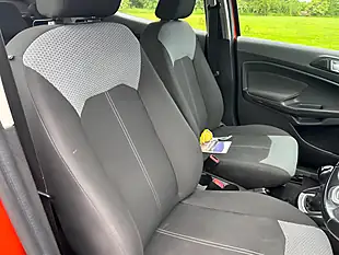 Used 2016 Ford Ecosport Zetec Red - Interior and Exterior details 9