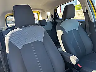 Used 2016 Ford Ecosport Zetec Yellow - Interior and Exterior details 11
