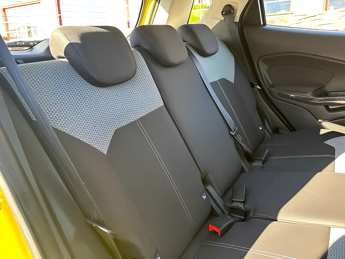 Used 2016 Ford Ecosport Zetec Yellow - Interior and Exterior details 18
