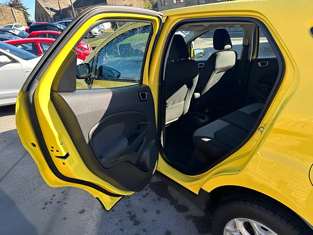 Used 2016 Ford Ecosport Zetec Yellow - Interior and Exterior details 19