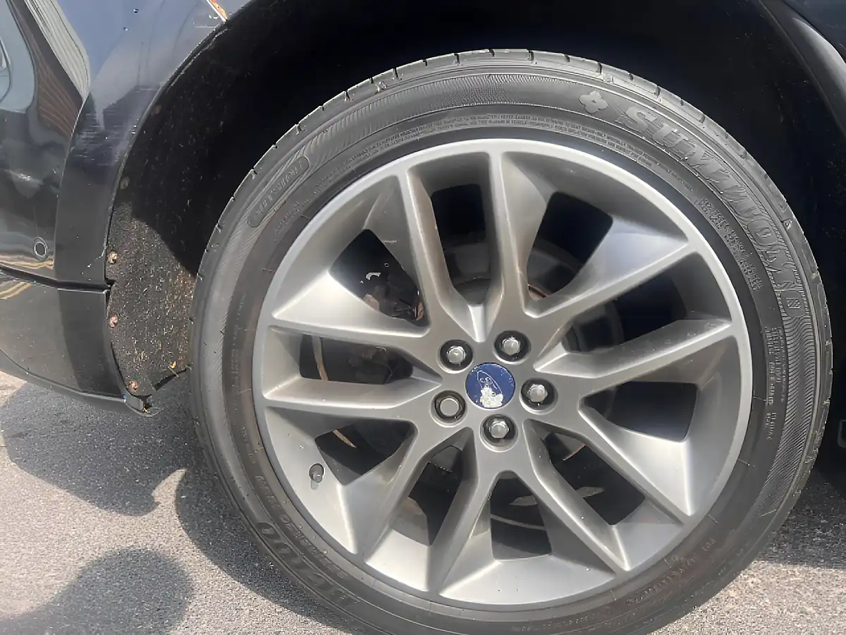 Used 2016 Ford Edge Sport Black - Interior and Exterior details 16