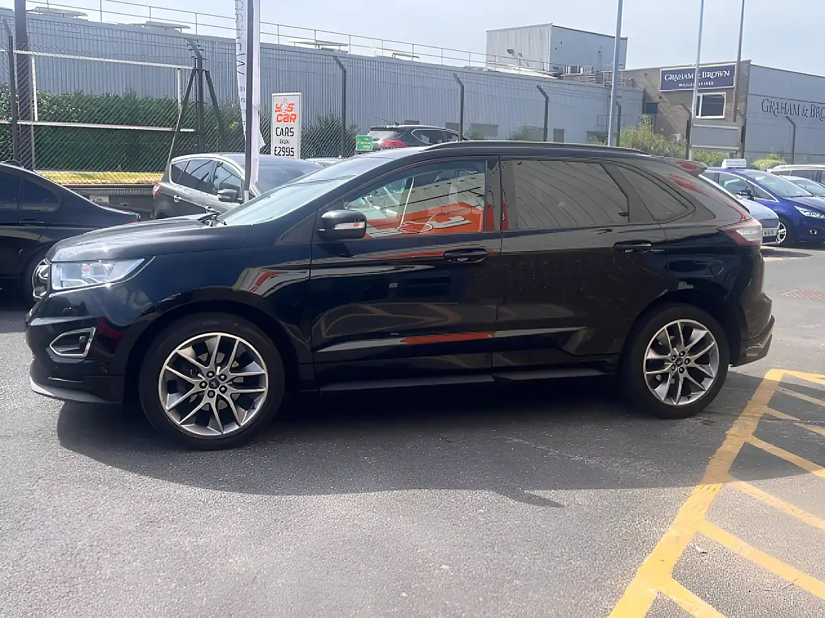 Used 2016 Ford Edge Sport Black - Interior and Exterior details 4