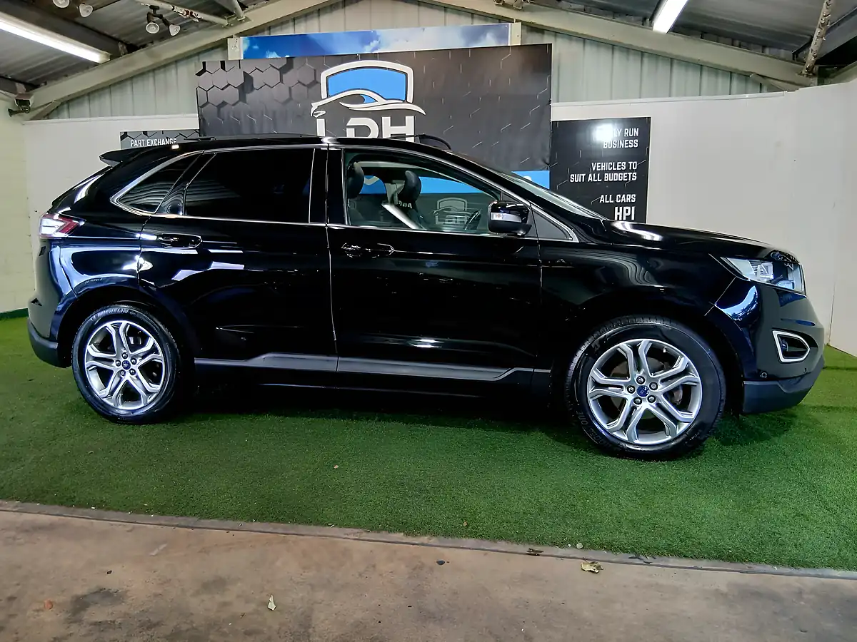 Used 2016 Ford Edge Titanium Black - Interior and Exterior details 2