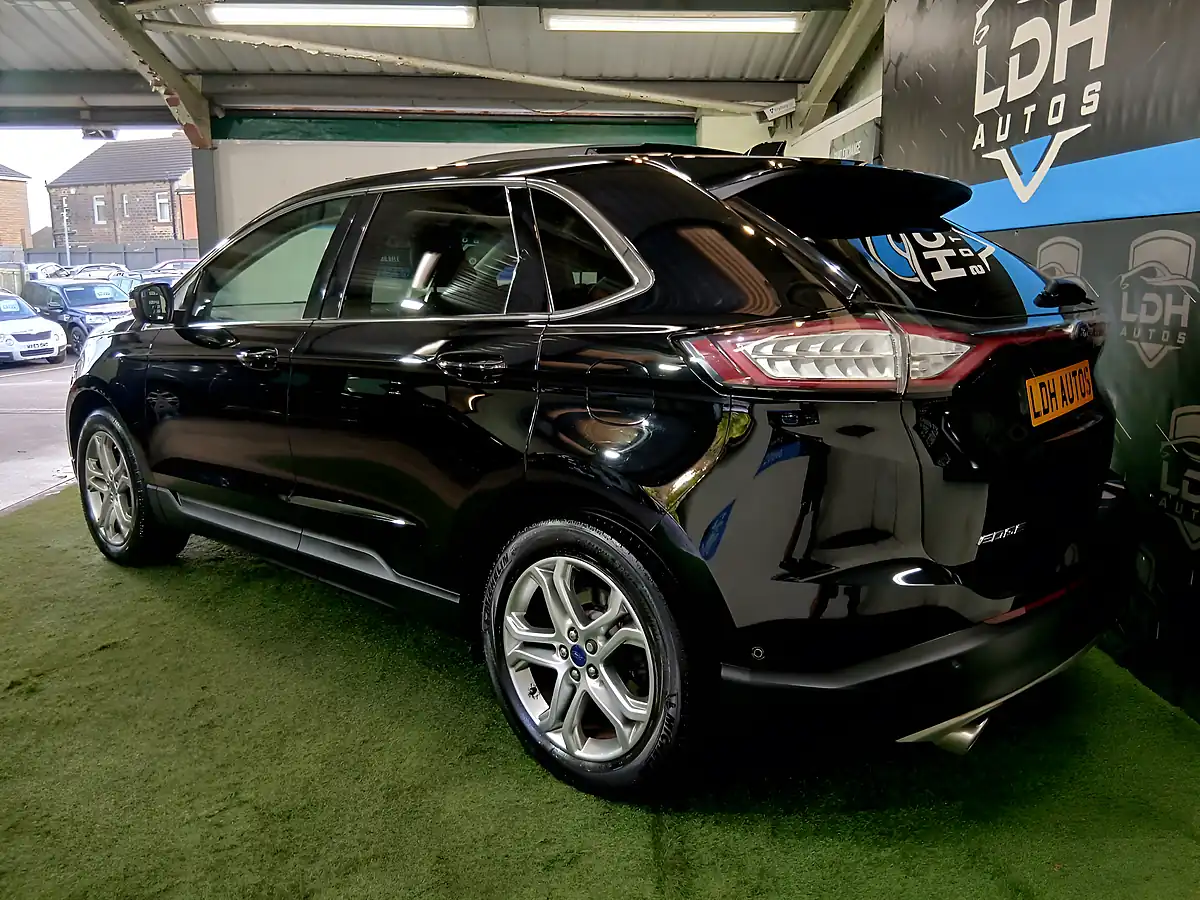 Used 2016 Ford Edge Titanium Black - Interior and Exterior details 5