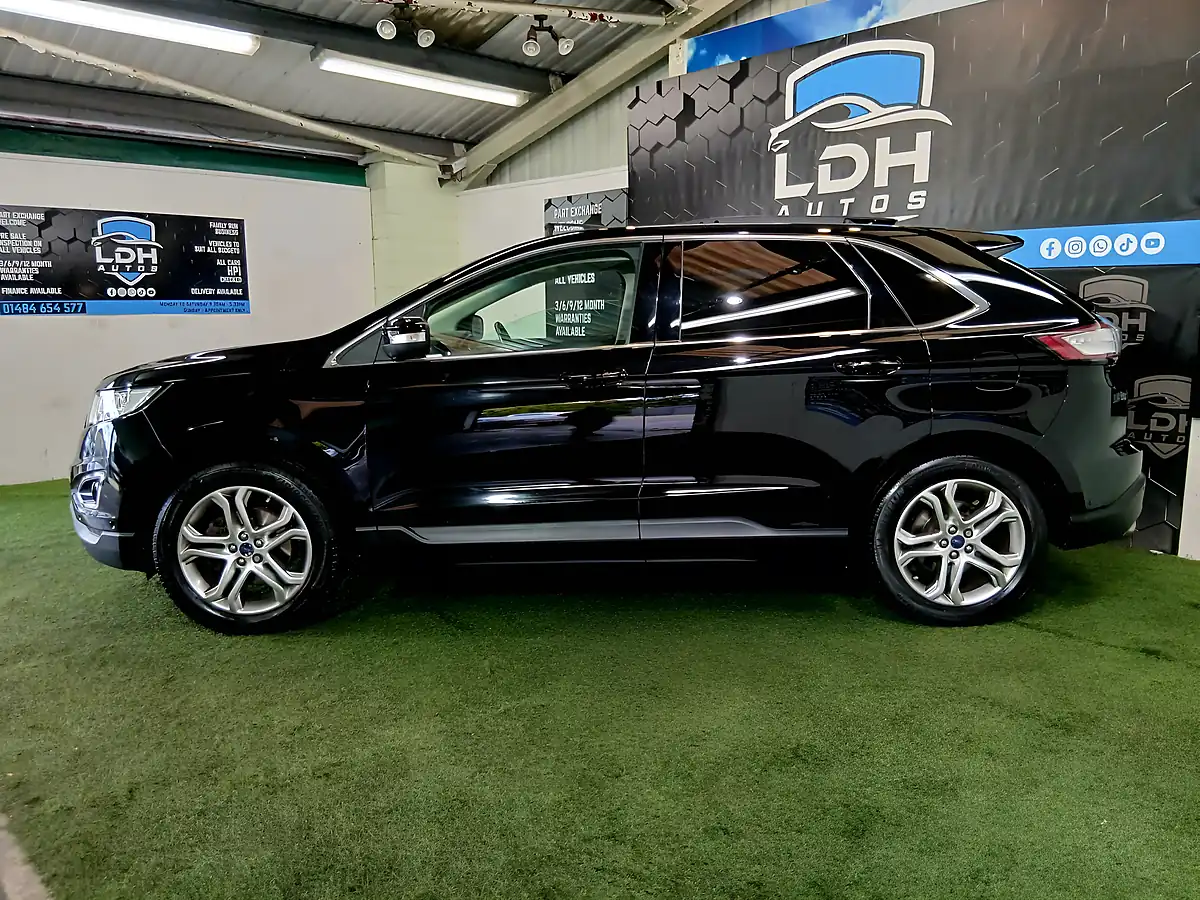 Used 2016 Ford Edge Titanium Black - Interior and Exterior details 6