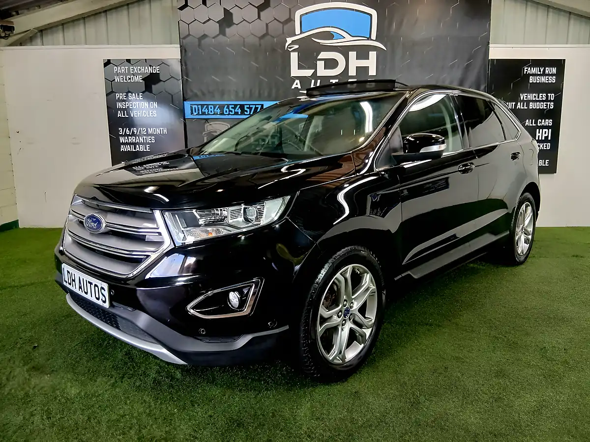 Used 2016 Ford Edge Titanium Black - Interior and Exterior details 7