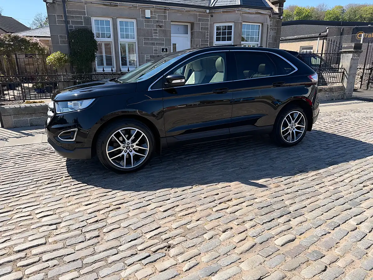 Used 2016 Ford Edge Titanium Shadow Black - Interior and Exterior details 6