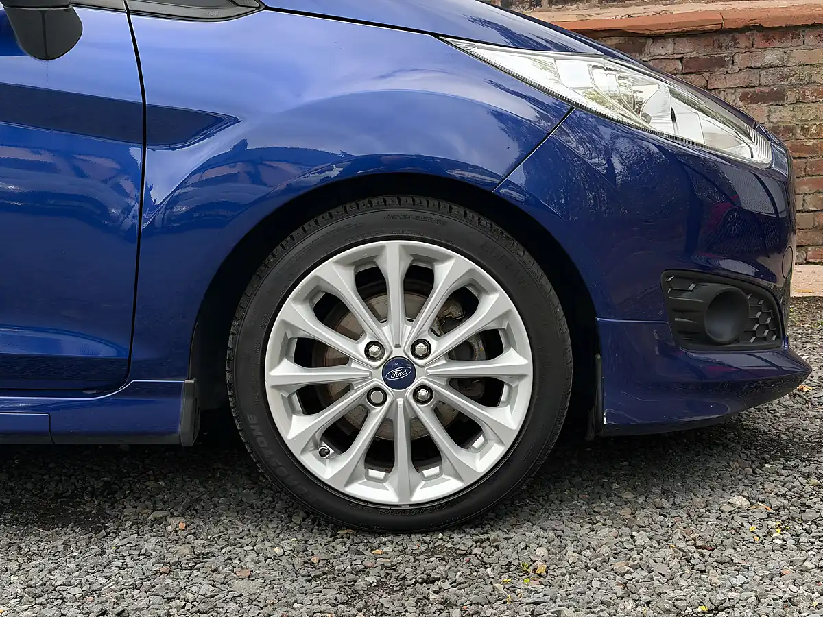 Used 2016 Ford Fiesta Sport Deep Impact Blue Metallic - Interior and Exterior details 18