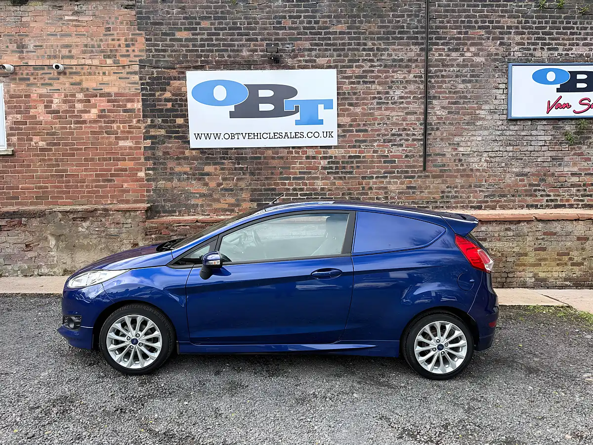 Used 2016 Ford Fiesta Sport Deep Impact Blue Metallic - Interior and Exterior details 5