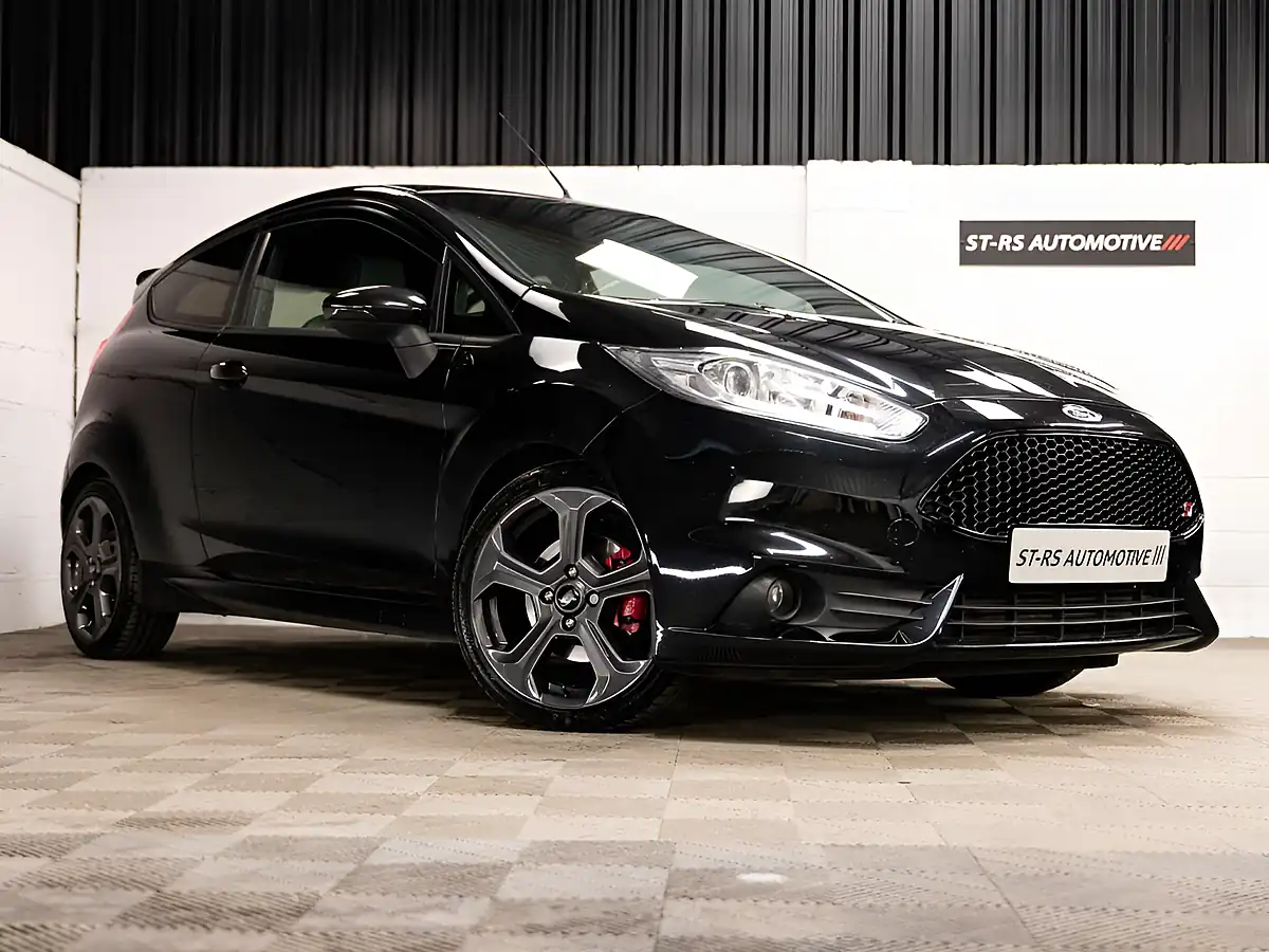 Used 2016 Ford Fiesta ST-2 Black - Front View