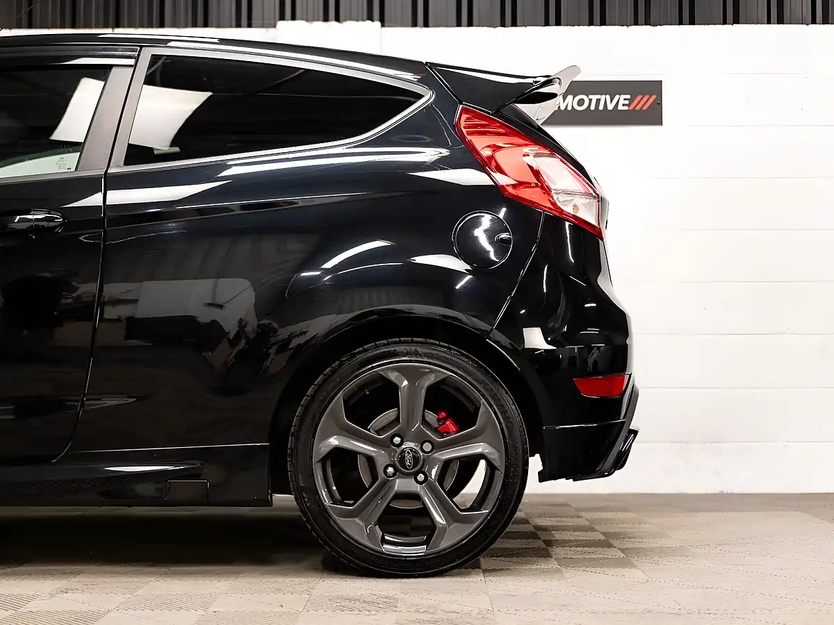 Used 2016 Ford Fiesta ST-2 Black - Interior and Exterior details 14