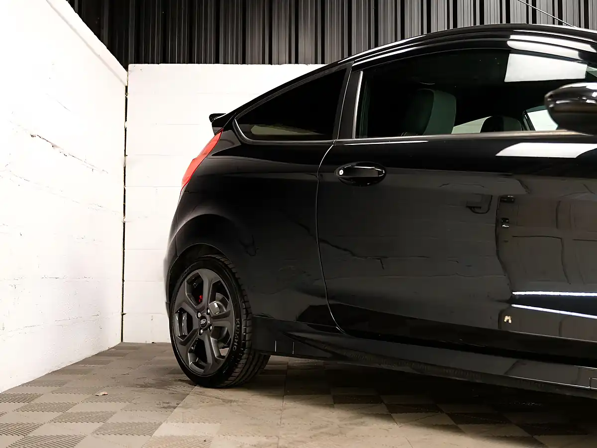 Used 2016 Ford Fiesta ST-2 Black - Interior and Exterior details 18