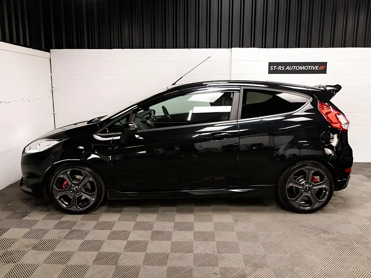 Used 2016 Ford Fiesta ST-2 Black - Interior and Exterior details 4