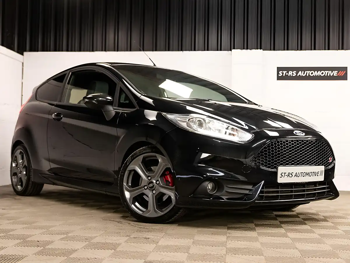 Used 2016 Ford Fiesta ST-2 Black - Front View